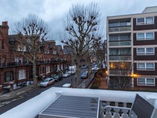 Spacious 1 Bed in West Kensington or Hammersmith - London - 9