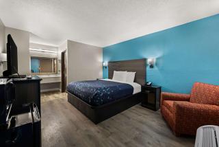 Rodeway Inn Richmond West End - 2