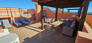Homes of Spain, Apartamentos Paraiso Vera Playa, Ed Tahiti, Atico H de 2 dormitorios con piscina privada en solárium y barbacoa, pie de playa, WIFI - Playas de Vera - 9