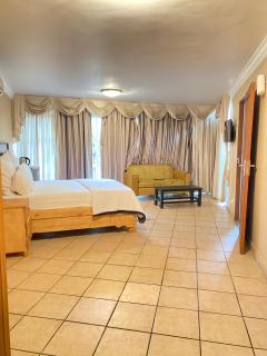 C and C GUEST HOUSE/ BED AND BREAKFAST - 2
