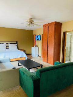 C and C GUEST HOUSE/ BED AND BREAKFAST - 1