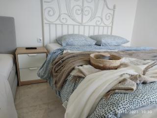 Las Hermanas for 2 - 4