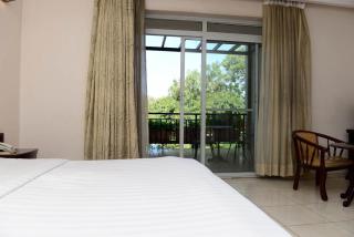 Room in Apartment - This Junior Suite will give a wonderful stay with its great amenities - Kigali - 8