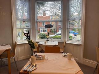 Monico Guest House - Scarborough - 1