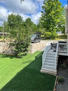 Peaceful place at the lake - 5