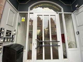 Studio with Great City Views - 3