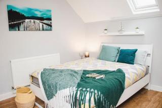 Coastal Serenity Retreat - Liverpool - 0