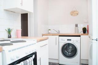 Coastal Serenity Retreat - Liverpool - 1