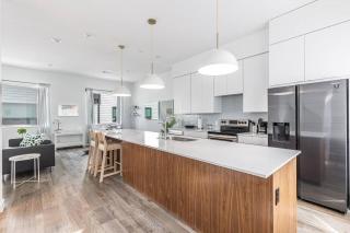 Amazing Location Modern 2-Bed Townhome - Dallas - 4
