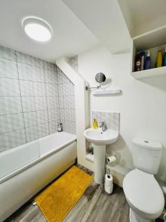 Lovely 2 bedroom flat with free parking Flat 5 - Nottingham - 5