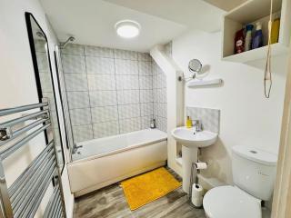 Lovely 2 bedroom flat with free parking Flat 5 - Nottingham - 1