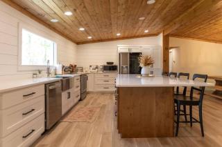 Glamp House Lake and Mountain Views Hot Tub by Hiawassee Glamping - 5