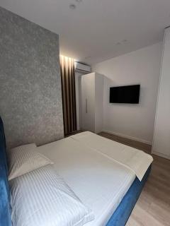 Peaceful Apartment Ish-Blloku Area - Tirana - 2