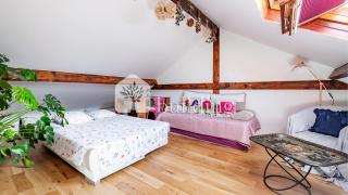 Master and kids bdrs separated from rest of the house - París - 9