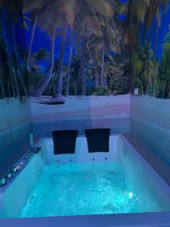 Habitacion con jacuzzi y baño privado - 8