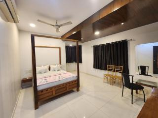 Kuber hotel - Valsad - 0