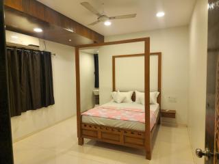 Kuber hotel - Valsad - 1
