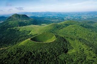 L'Amphithéâtre des Volcans - Vue Puy de Dôme - Saint-Genès-Champanelle - 8