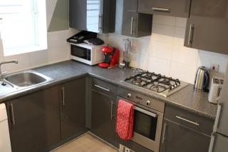 Apartment - Sleeps 4 - Garden - Parking - 1