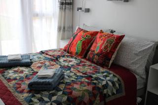 Apartment - Sleeps 4 - Garden - Parking - 6