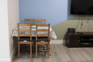 Apartment - Sleeps 4 - Garden - Parking - 2