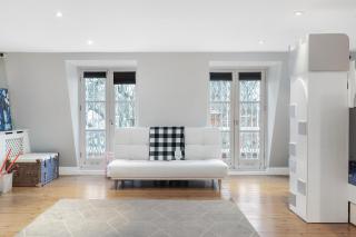 Luxurious Apartment in Kensington - 2