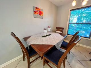 Peaceful home near Southpoint/RD Air (Sleeps 16) - Durham - 9