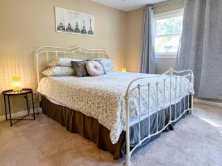 Peaceful home near Southpoint/RD Air (Sleeps 16) - Durham - 6