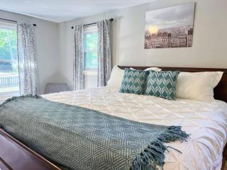Peaceful home near Southpoint/RD Air (Sleeps 16) - Durham - 3