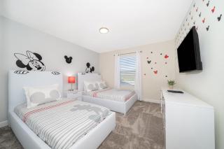 4381FA TOWNHOUSE 4 BEDROOMS & 3 BATHROOMS + POOL - Kissimmee - 0
