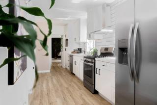 Cozy Private Home, 10-min From DT, Beach & Parks - San Diego - 1