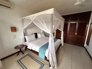 Beach Front Spacious Apartment with Oceanview -- Lantana Galu Beach Apartment - Diani Beach - 3