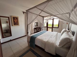 Beach Front Spacious Apartment with Oceanview -- Lantana Galu Beach Apartment - Diani Beach - 4