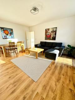 Schicke Wohnung im grünen Hinterhof - Schwerin - 8