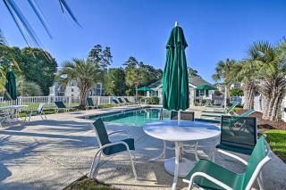 Golf Course View and Pool Access River Oaks Condo - Myrtle Beach - 8