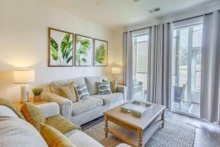 Golf Course View and Pool Access River Oaks Condo - 0