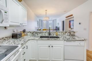 Golf Course View and Pool Access River Oaks Condo - Myrtle Beach - 1