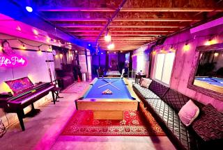 Bach-Wedding Retreat w Game Room, Theater and Hot Tub, 420ok Sleeps 25 - 7