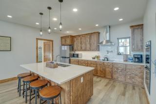 Spacious Harrison Vacation Rental with Deck and Views! - Harrison - 4