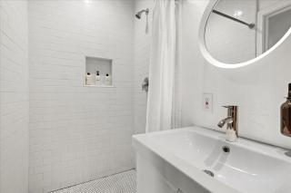 NEW Beautiful BOHO Home by Beach, Downtown + Shops - 1