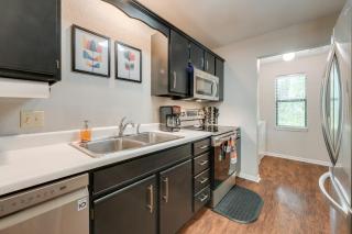 Family-Friendly Branson Condo with Community Pools! - Branson - 6