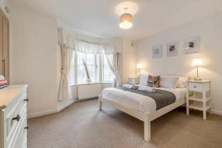 Spacious Apartment with Parking! - 2