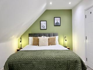 Month-long availability, Beautiful flat 2min walk to station, with parking - Borehamwood - 0