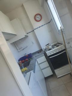 Depto dos ambientes avenida Colón, excelente ubicación - 2