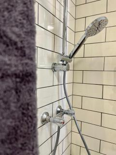 Terracotta Apartment - Zentral, Parken, Netflix, Kontaktloses Einchecken, Kingsize-Bett - 7