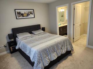 Private Room-Brand New-Budget friendly master bedroom-House - Carleton Place - 5