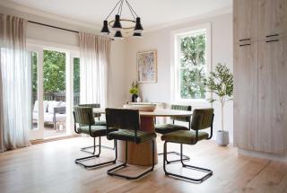 Lakeview House - Hot Tub - Firepit - Stunning Views - Spacious Deck - Cozy Living Room - Bar - 1