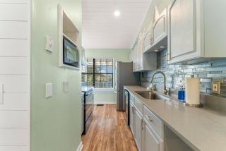 Solitude on 30A - Seacrest Beach Townhouse with Beach Access - FREE BIKES - Rosemary Beach - 3