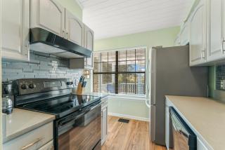Solitude on 30A - Seacrest Beach Townhouse with Beach Access - FREE BIKES - Rosemary Beach - 2