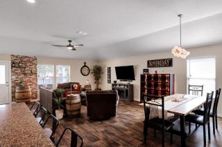 Speakeasy - A Birdy Vacation Rental - 2